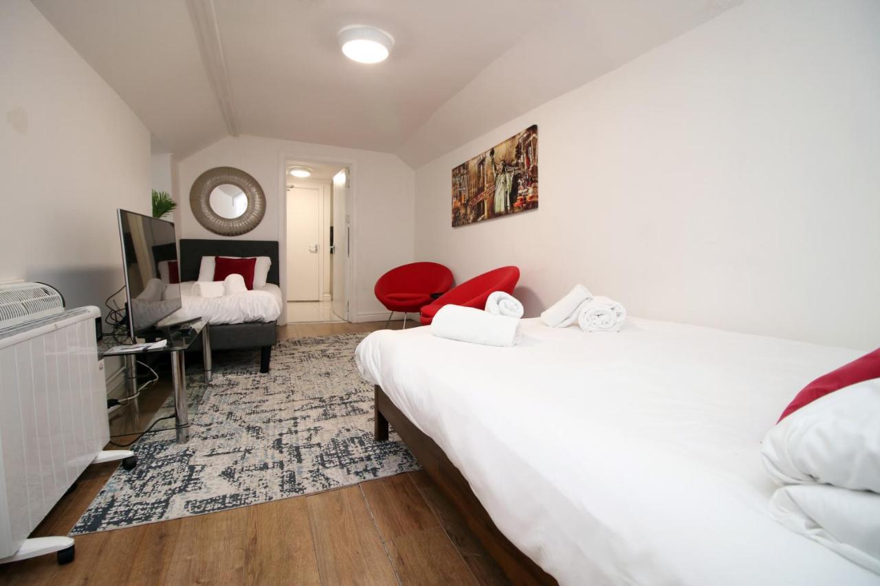 Lovely Studio Flat With Free Parking - Near To City Center Swansea Buitenkant foto